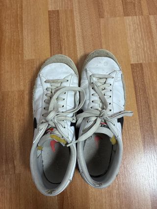Zapatillas Nike Blancas y Negras