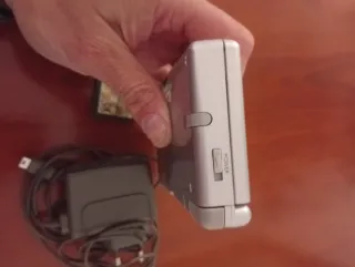 Nintendo DS Blanca + Cargador + Juego