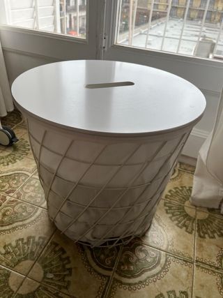 Mesa auxiliar redonda blanca