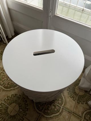 Mesa auxiliar redonda blanca