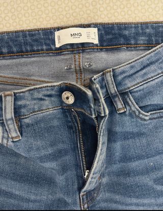Pantalón vaquero Mango con detalles BUEN ESTADO