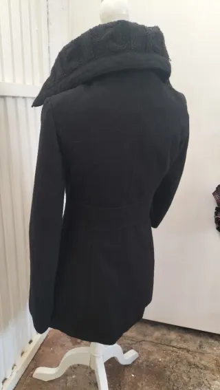 Abrigo mujer cuello camisero negro