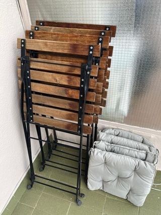 2 Mesas y 4 Sillas de Exterior con 4 cojines