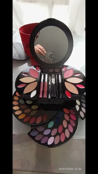 Cofre de maquillaje completo Douglas sin estrenar