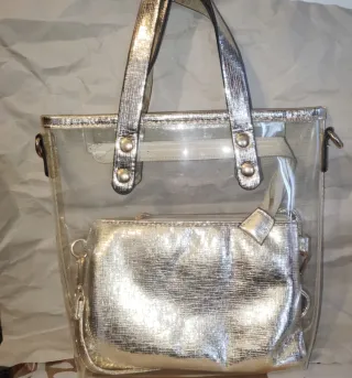 Bolso transparente con monedero dorado