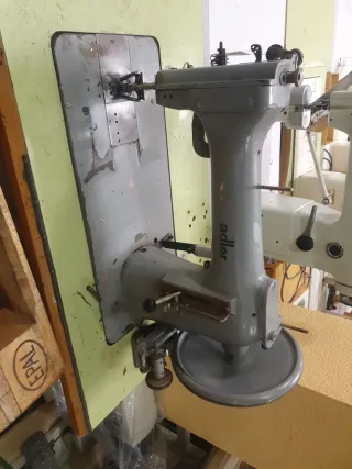 Máquina de Bordón Adler