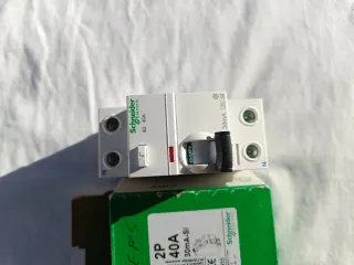 Interruptor Diferencial Schneider A9R61240