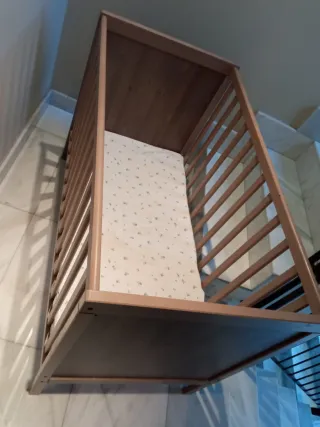 Cuna de madera(colchón y funda de regalo)