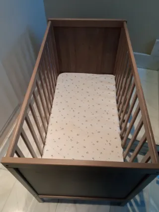 Cuna de madera(colchón y funda de regalo)