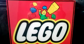 Insegna luminosa Lego