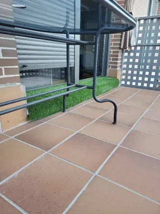 Mesa de exterior cristal y metal Y regalo sillas