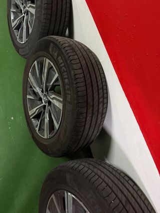 Llantas Originales Hyundai Tucson NX4 215/65 R17