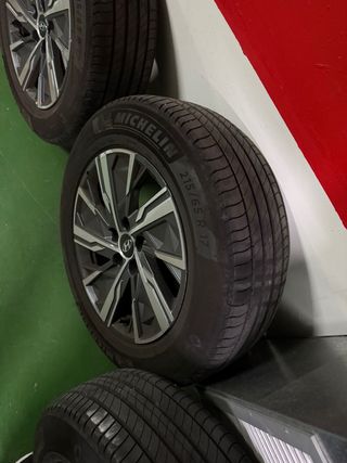 Llantas Originales Hyundai Tucson NX4 215/65 R17
