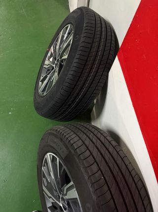 Llantas Originales Hyundai Tucson NX4 215/65 R17