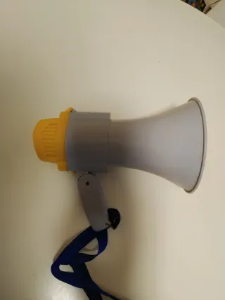 Megáfono Polytop HH-1002