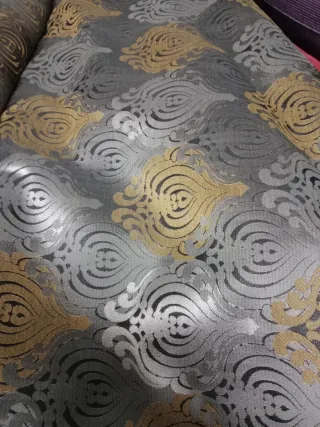 Tejido morado para tapizar y ropas de camilla