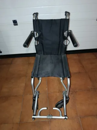 Silla de ruedas plegable EXTRA ESTRECHA
