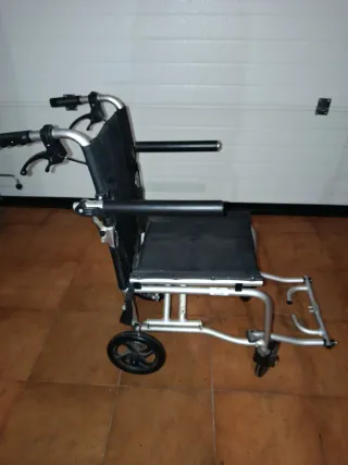 Silla de ruedas plegable EXTRA ESTRECHA