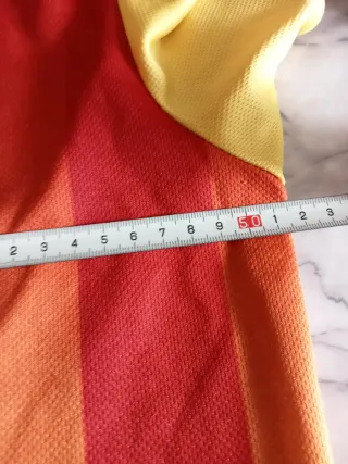 Maglietta Nike XL a righe rosse e gialle