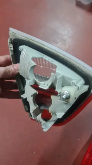 Juego pilotos porton maletero BMW Serie 3 E90