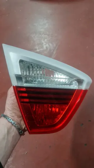 Juego pilotos porton maletero BMW Serie 3 E90