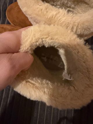 Botas de pelo marrones y beige