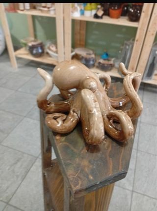 Polpo in ceramica marrone