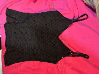 Top negro tejido con tirantes