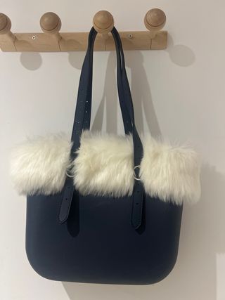 Bolso O Bag Azul con Detalles Blancos