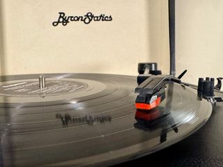 Tocadiscos ByronStatics (defectuoso)
