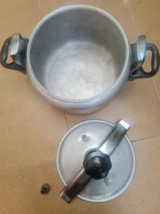 Olla a presión aluminio grande