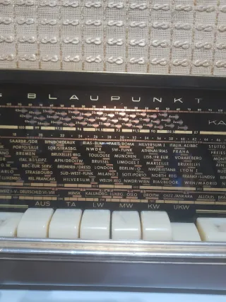 Radio Antigua Granada Marrón y Beige