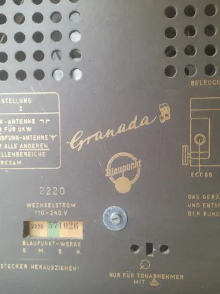 Radio Antigua Granada Marrón y Beige