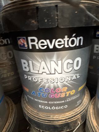 Pintura elástica y blanca