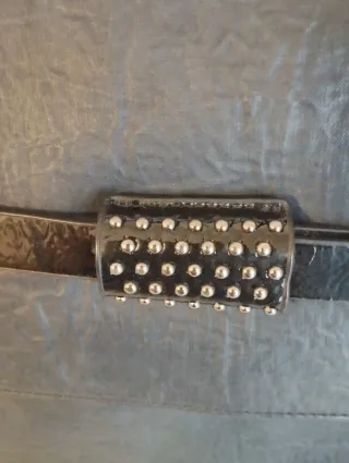 Borsa a mano nera con fibbia