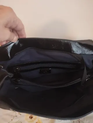 Borsa a mano nera con fibbia