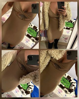 Vestido ajustado marrón básico con aberturas.