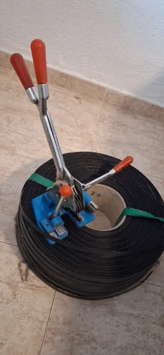 Kit flejado manual con flejes y grapas 12 mm