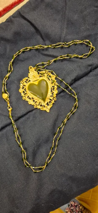 Collana oro con pietre verdi