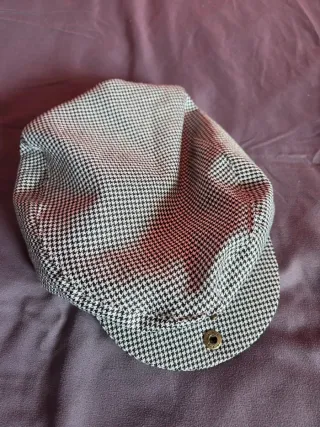 Gorra estilo houndstooth