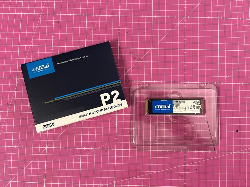 SSD Crucial NVMe P2 250GB