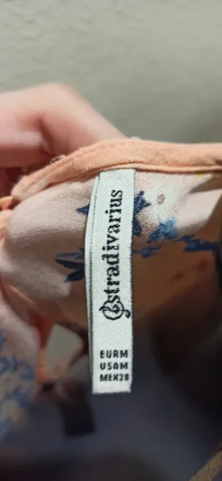 Blusa floral finita talla M Stradivarius