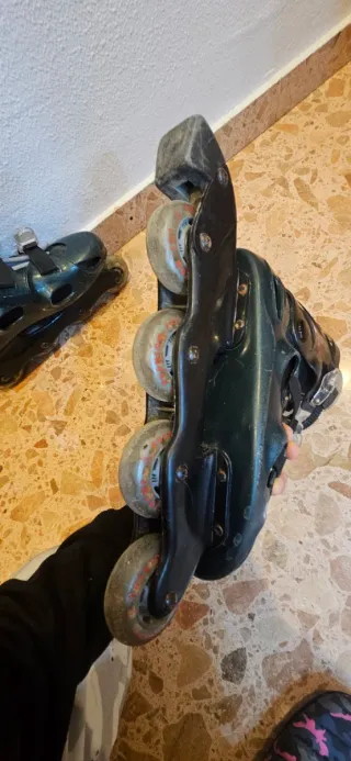 Patines en línea negros