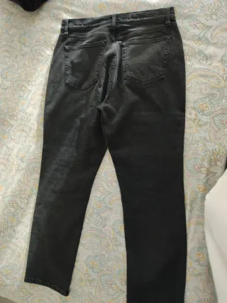 Pantalón vaquero gris
