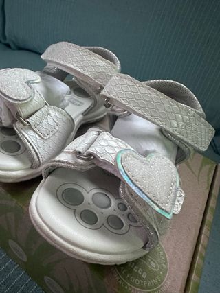 Sandalias Chicco Blancas y Plateadas Niña TALLA 21