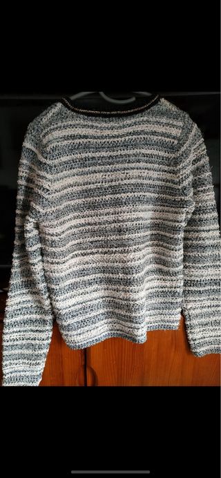 Jersey de punto gris y blanco