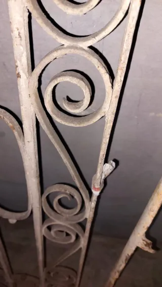 Reja antigua estilo modernista