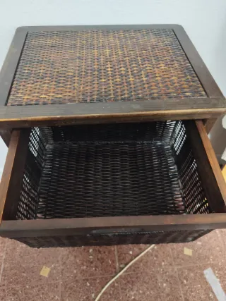 Cajonera de mimbre y madera