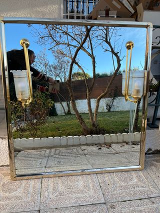 Espejo de baño dorado con apliques