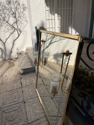 Espejo de baño dorado con apliques